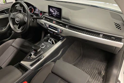 valkoinen Audi A4 2018 kuva 28.