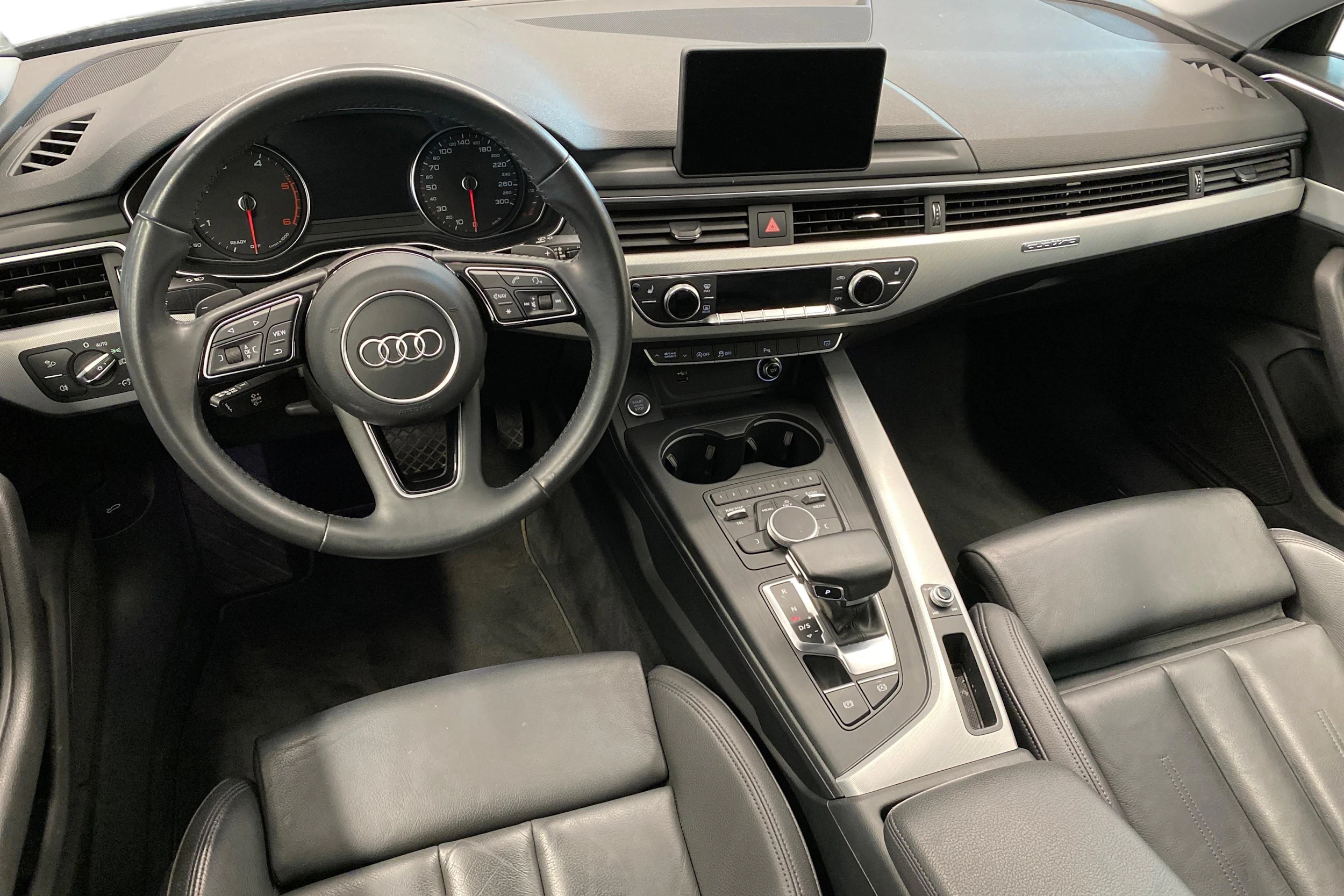 Musta Audi A4 2019 kuva 9.
