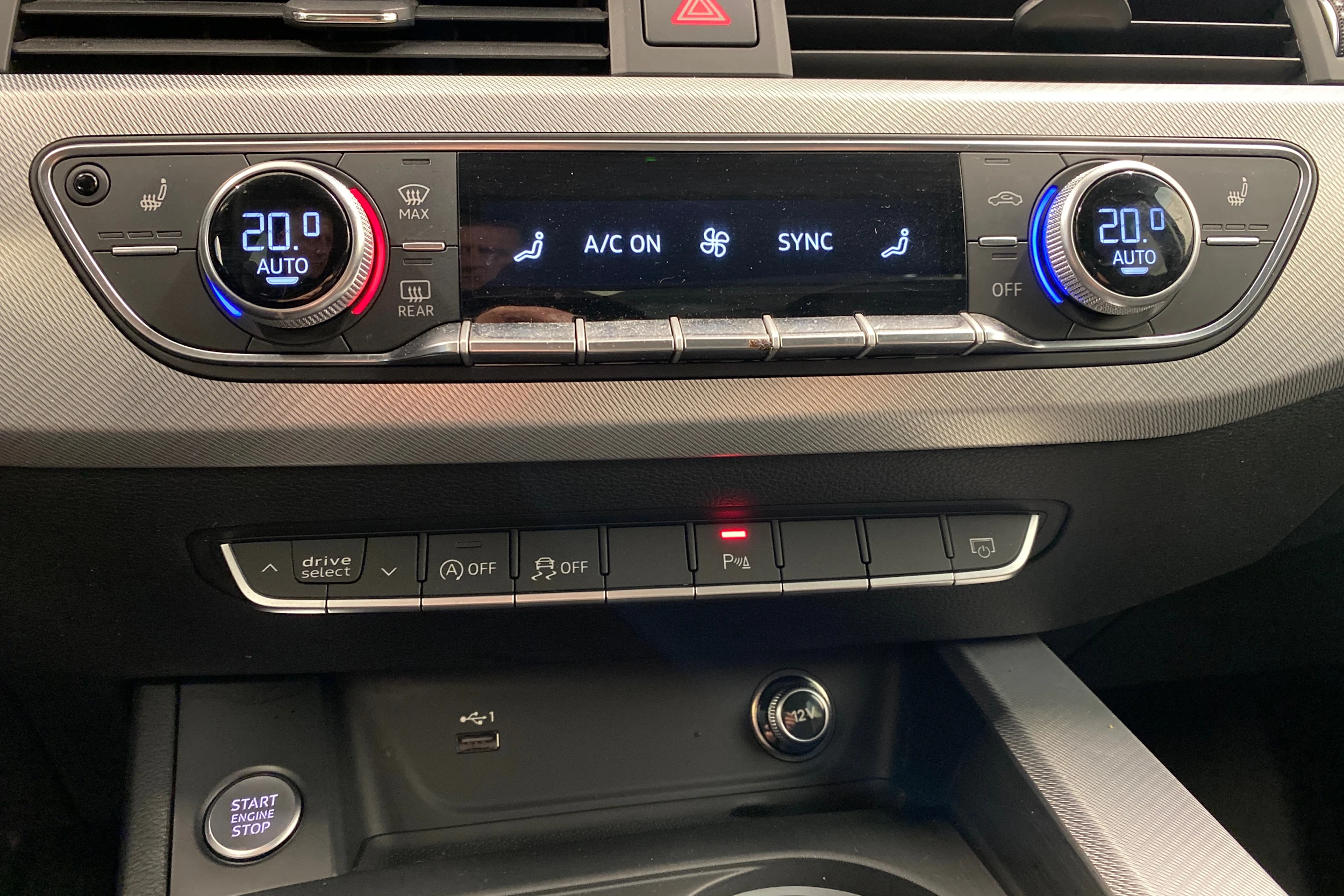 Musta Audi A4 2019 kuva 20.