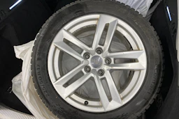 Musta Audi A4 2019 kuva 27.