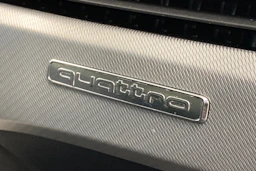Musta Audi A4 2019 kuva 28.