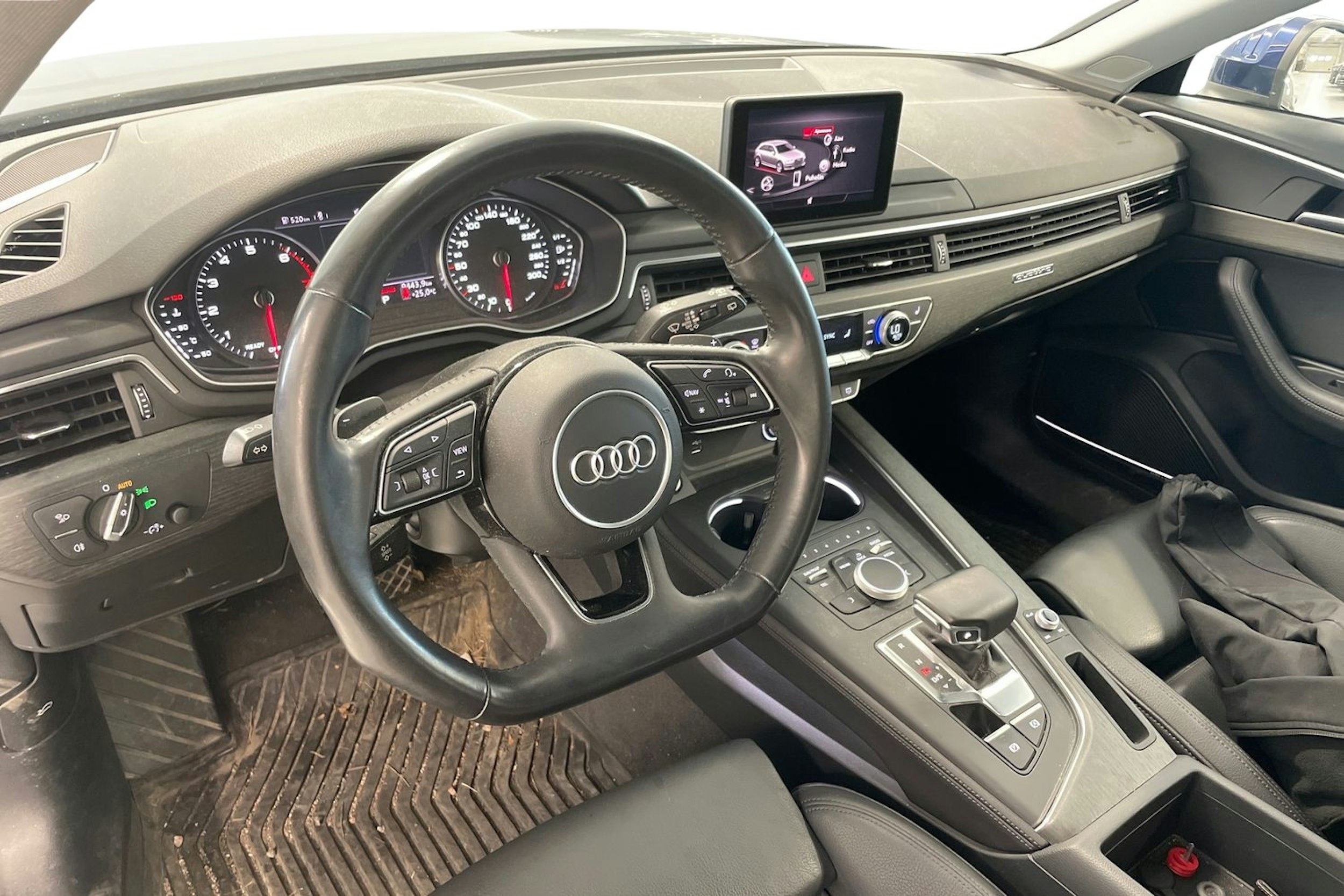 Sininen Audi A4 2019 kuva 3.