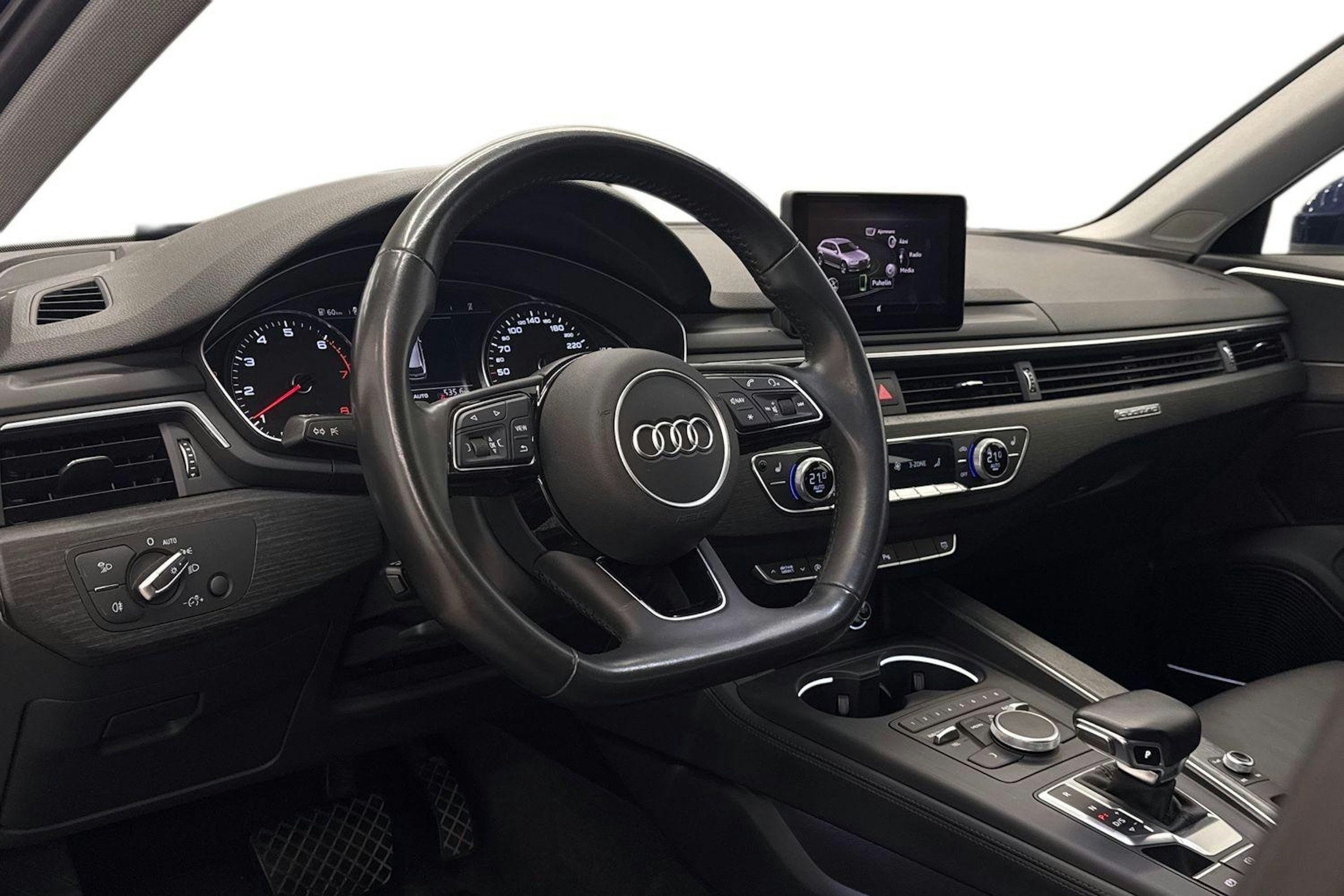 Sininen Audi A4 2019 kuva 7.
