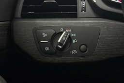 Sininen Audi A4 2019 kuva 20.