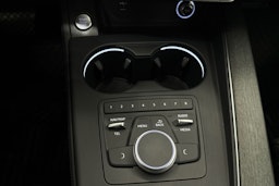 Sininen Audi A4 2019 kuva 22.