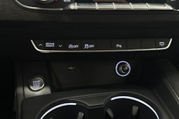 Sininen Audi A4 2019 kuva 23.
