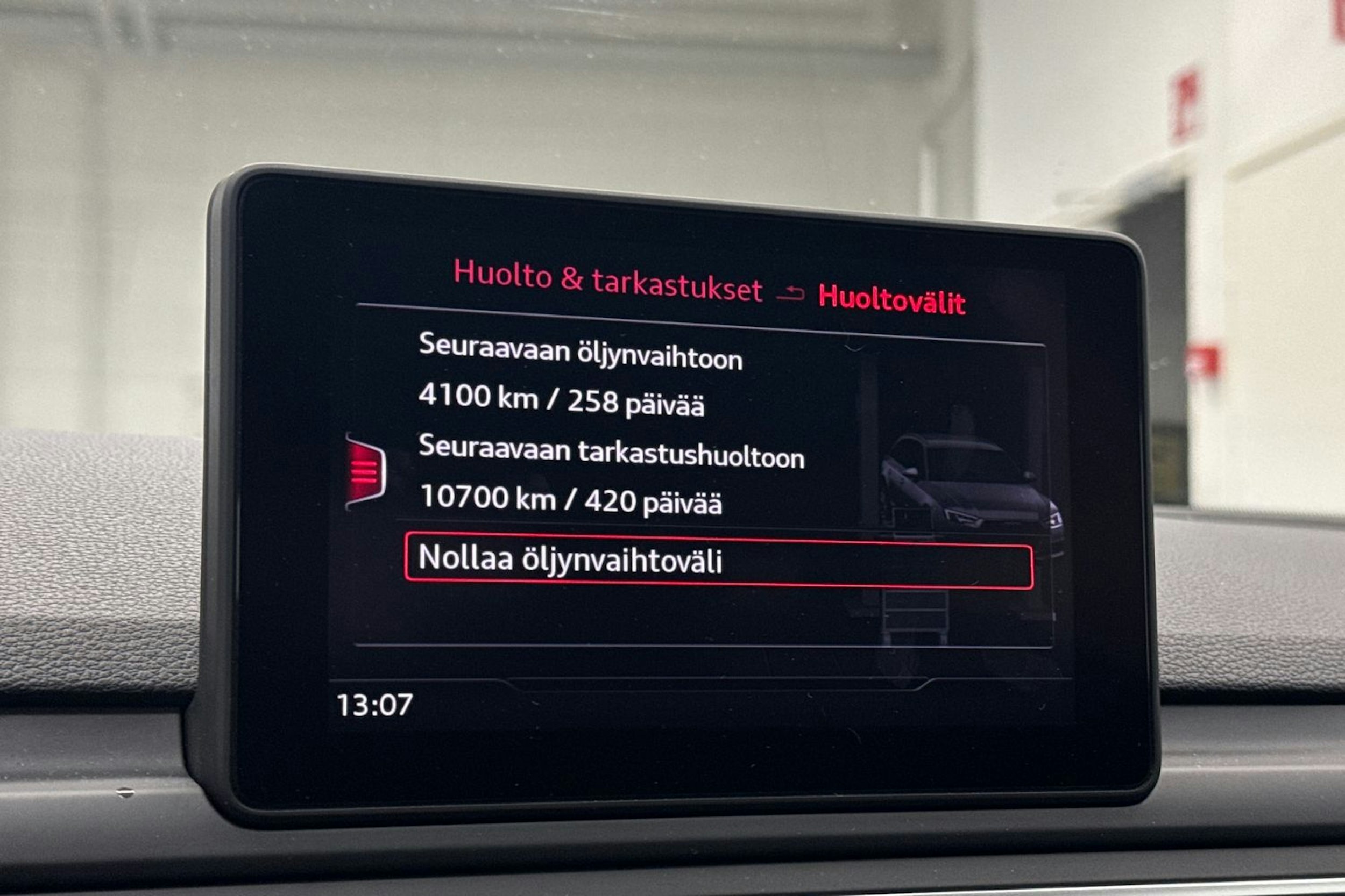 Sininen Audi A4 2019 kuva 32.