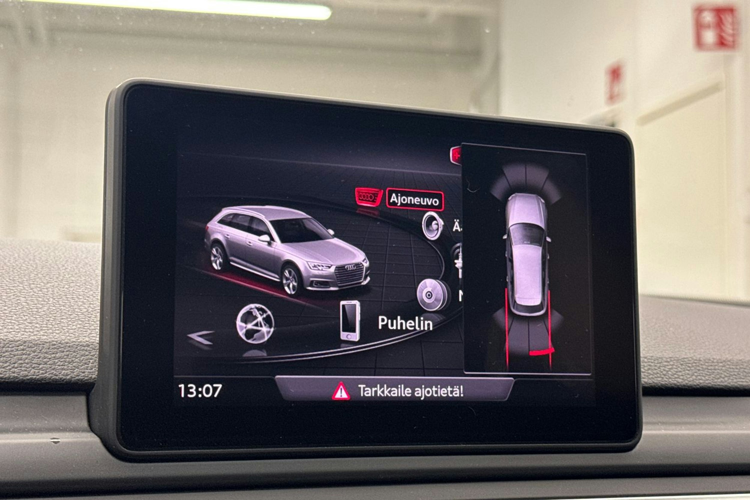 Sininen Audi A4 2019 kuva 33.