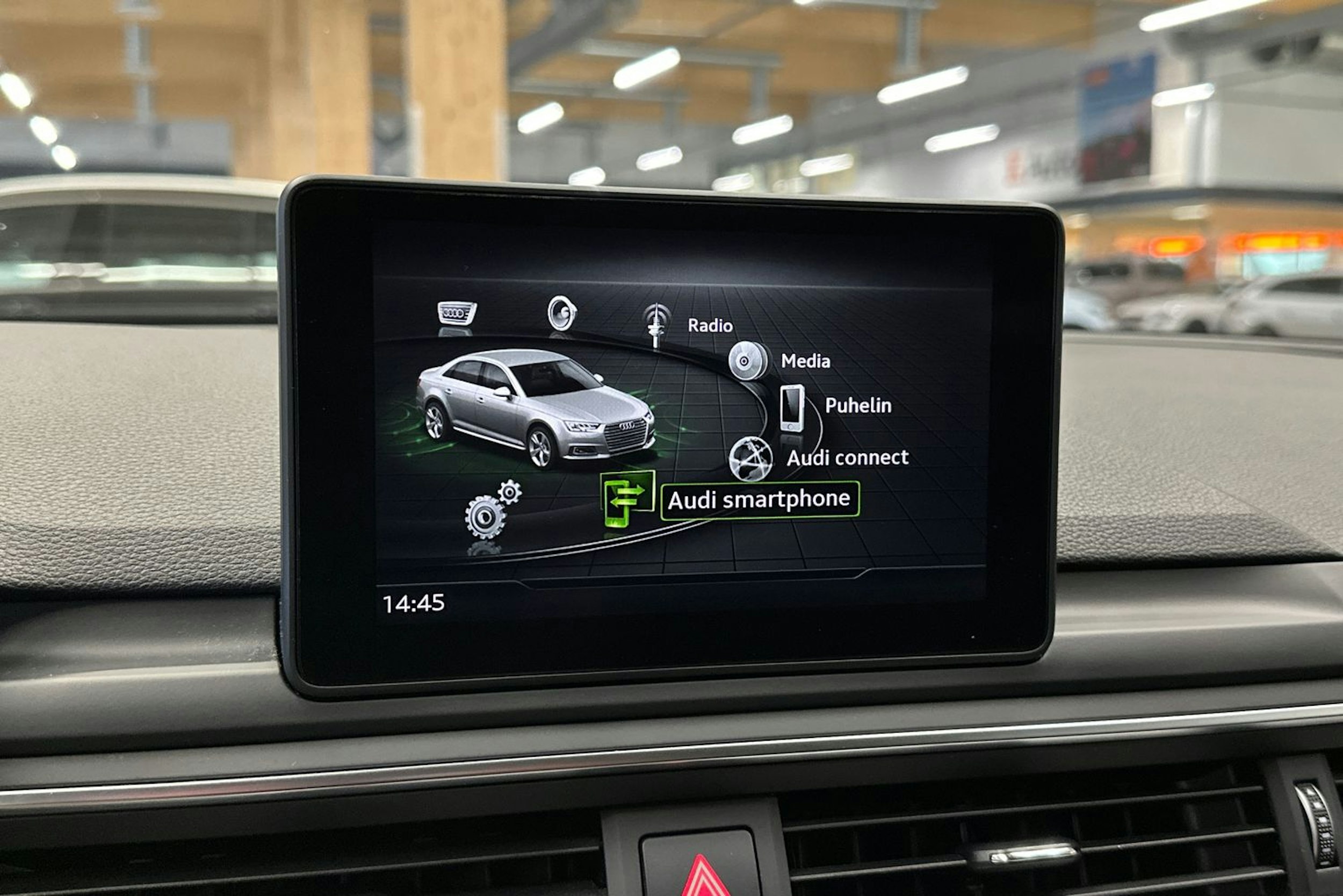 musta Audi A4 2019 kuva 20.
