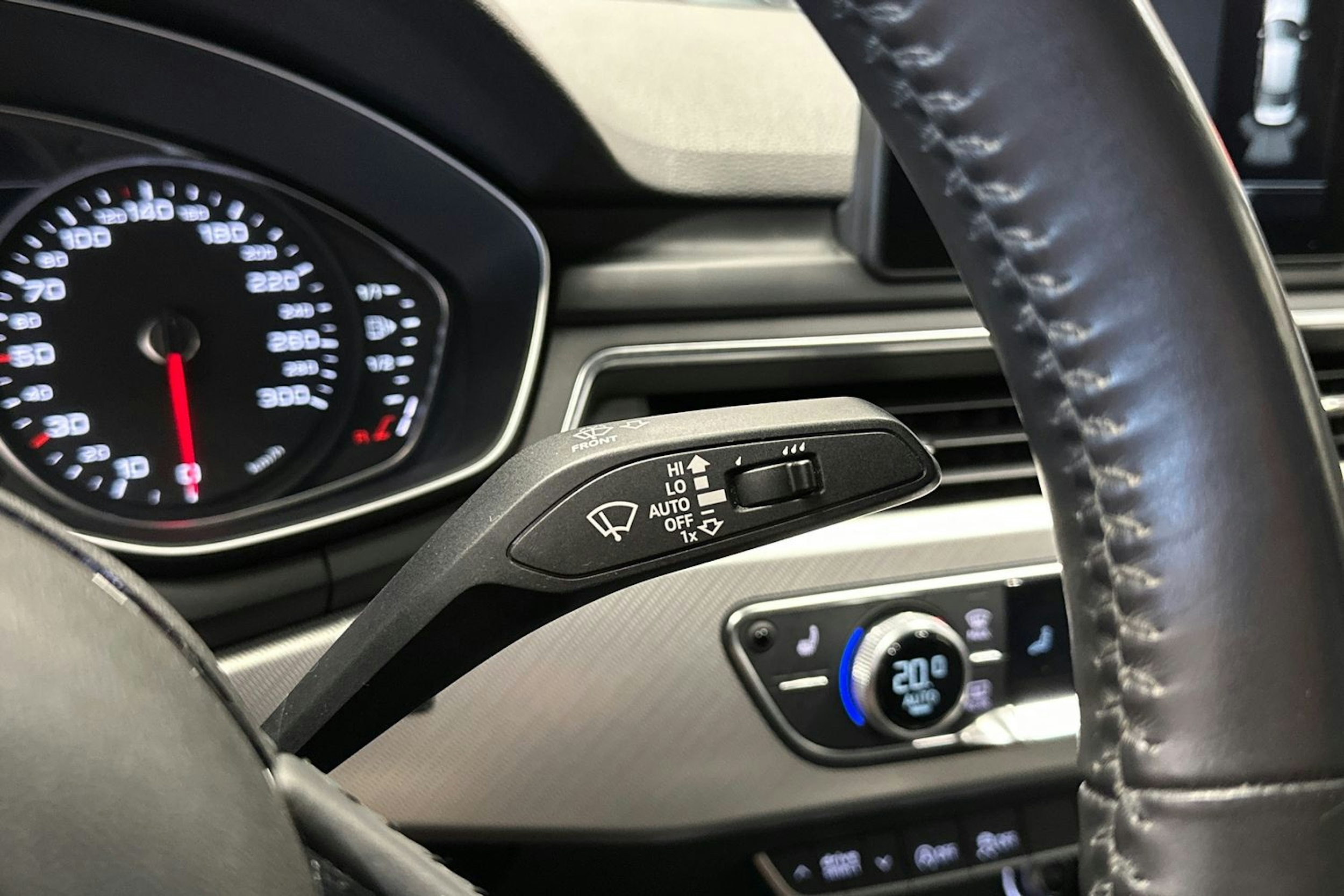 musta Audi A4 2019 kuva 29.
