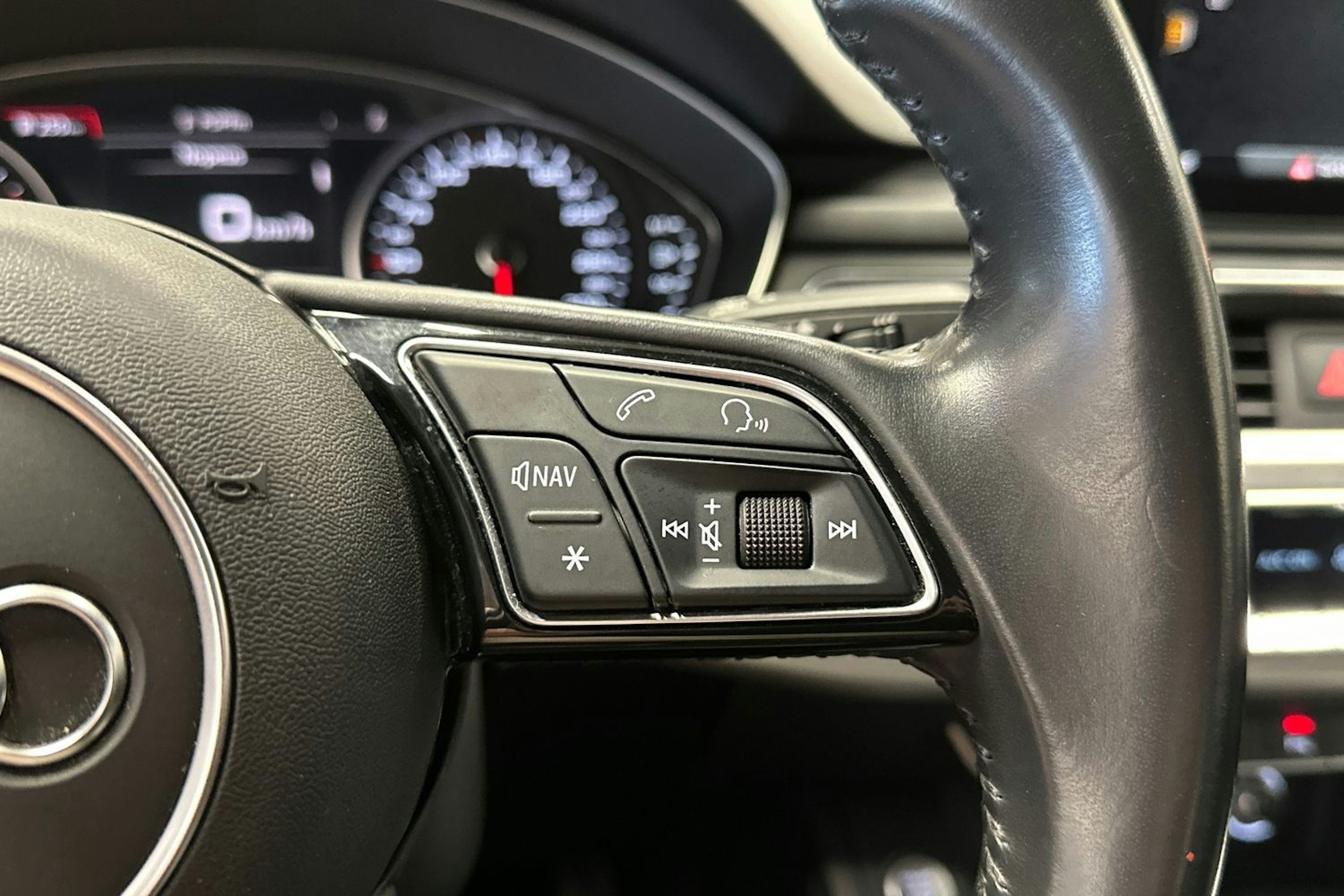 musta Audi A4 2019 kuva 31.