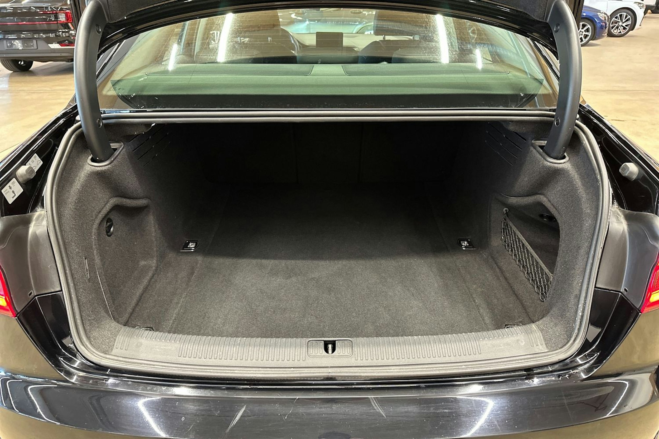 musta Audi A4 2019 kuva 34.