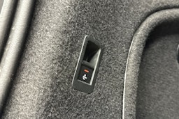 musta Audi A4 2019 kuva 35.