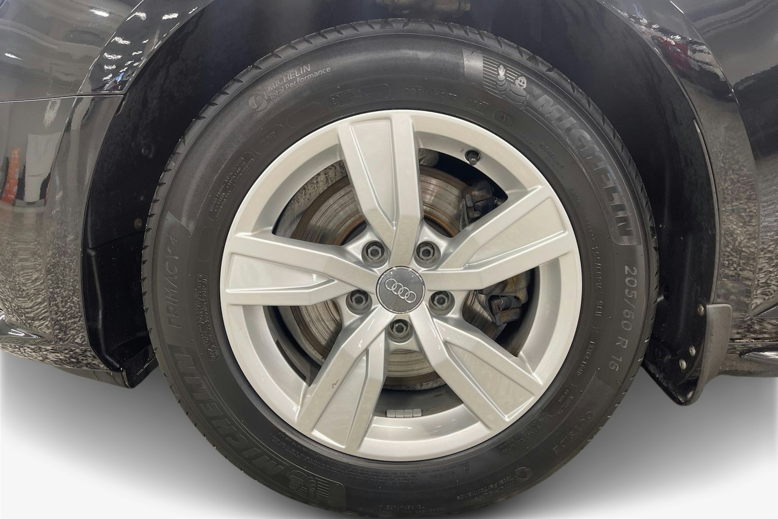 musta Audi A4 2019 kuva 9.