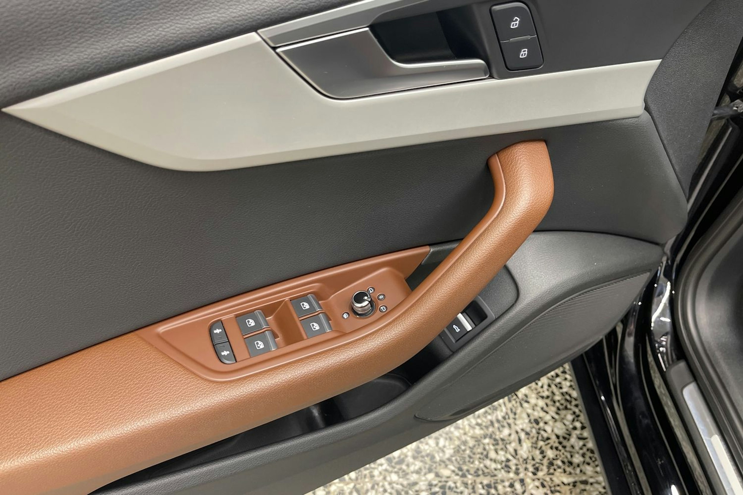 musta Audi A4 2019 kuva 12.