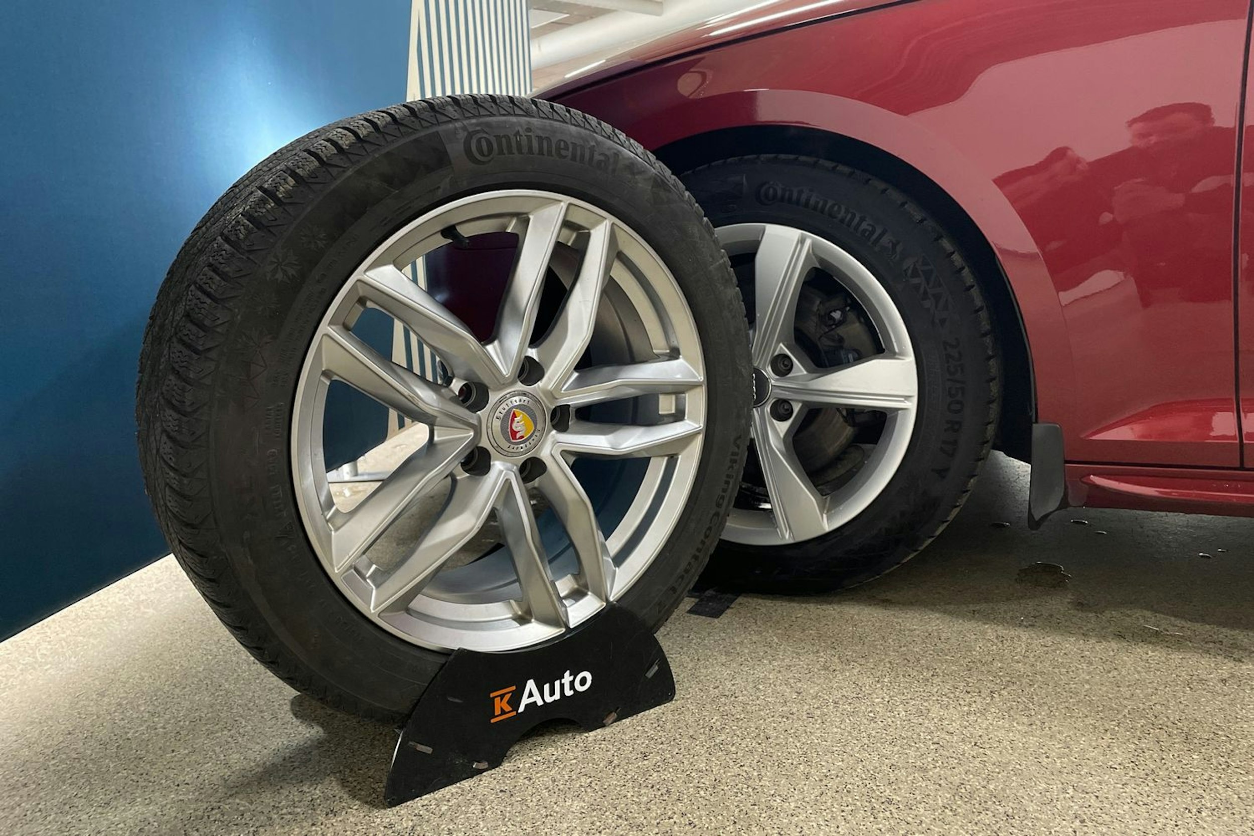 Punainen Audi A4 2019 kuva 13.