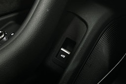 Punainen Audi A4 2019 kuva 20.