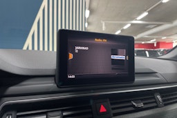 Punainen Audi A4 2019 kuva 21.