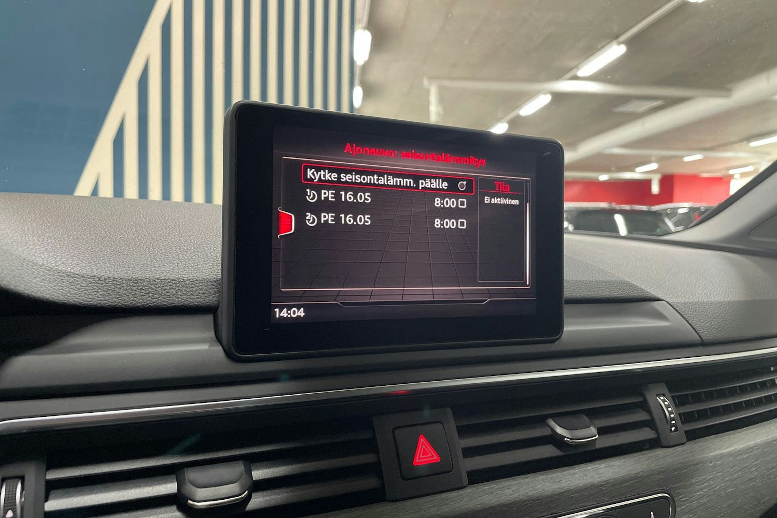 Punainen Audi A4 2019 kuva 26.