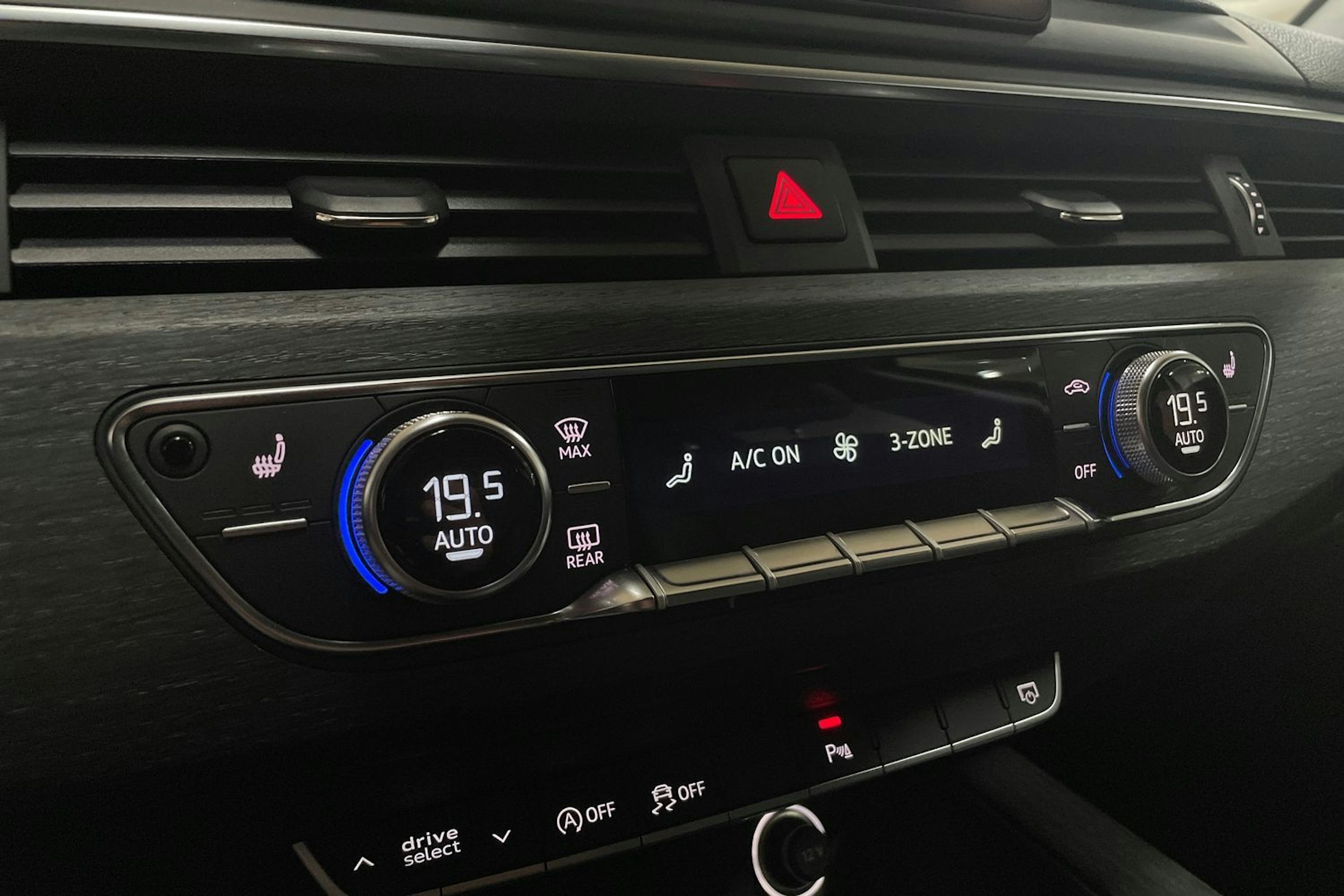 Punainen Audi A4 2019 kuva 28.