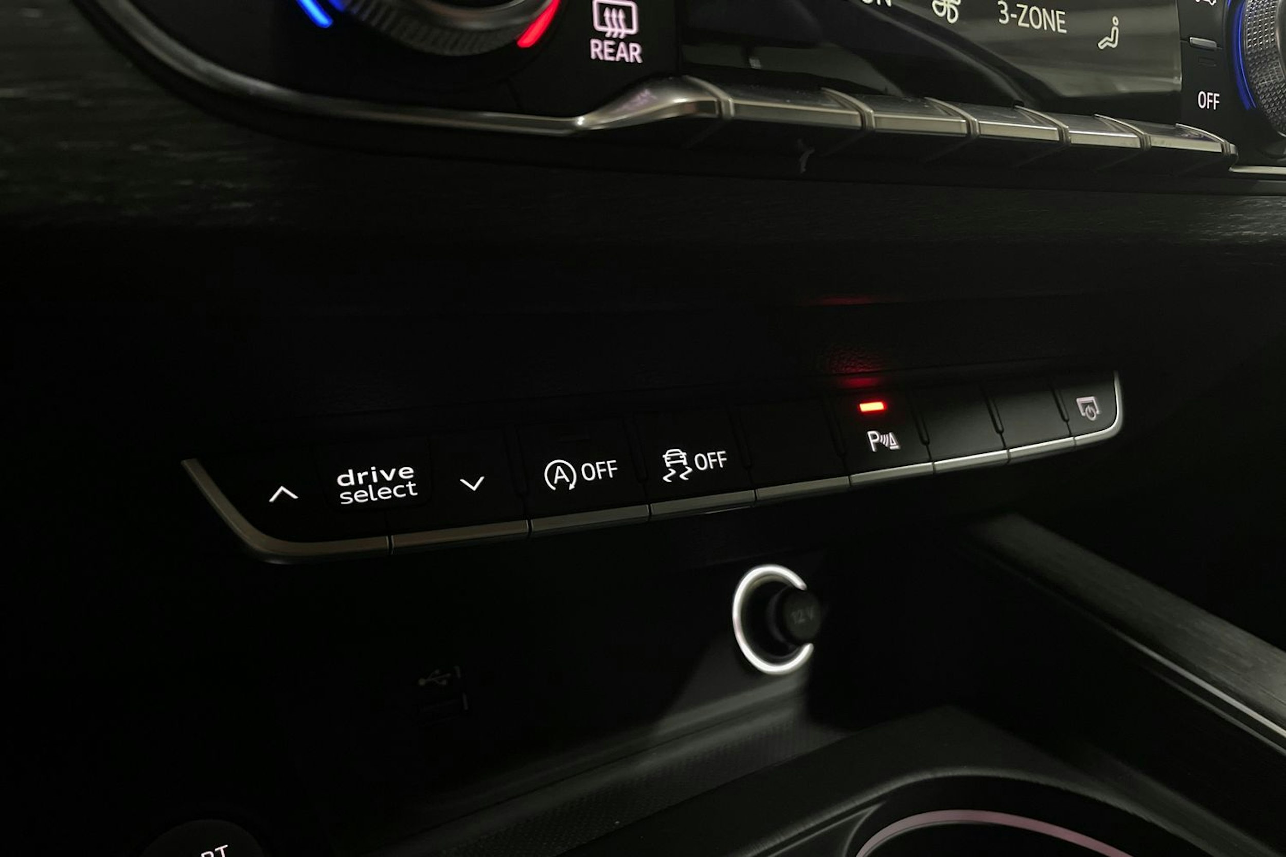 Punainen Audi A4 2019 kuva 29.