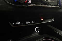 Punainen Audi A4 2019 kuva 29.