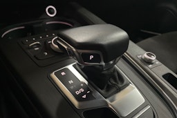Punainen Audi A4 2019 kuva 32.