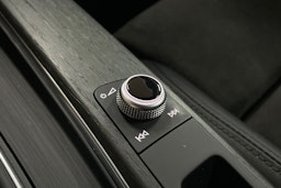 Punainen Audi A4 2019 kuva 33.