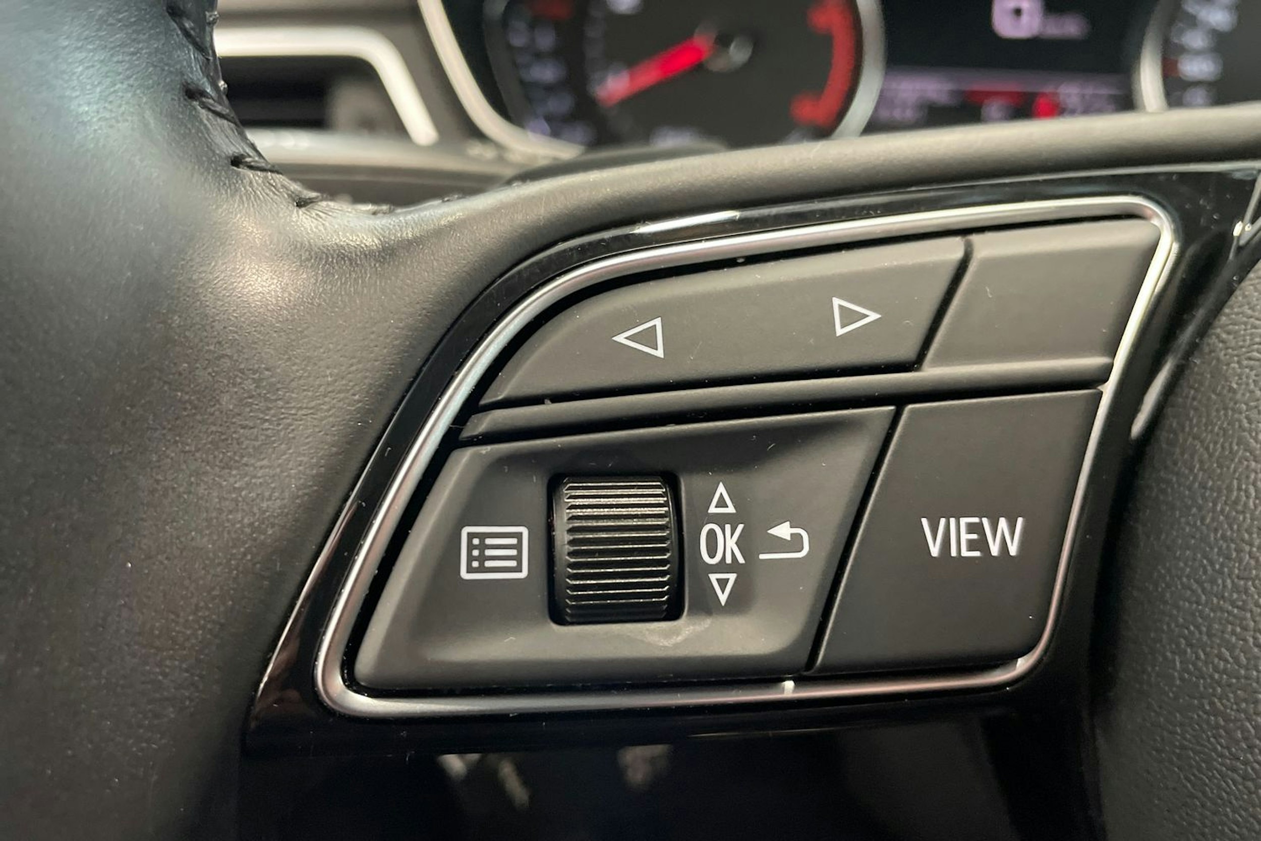harmaa Audi A4 2019 kuva 15.
