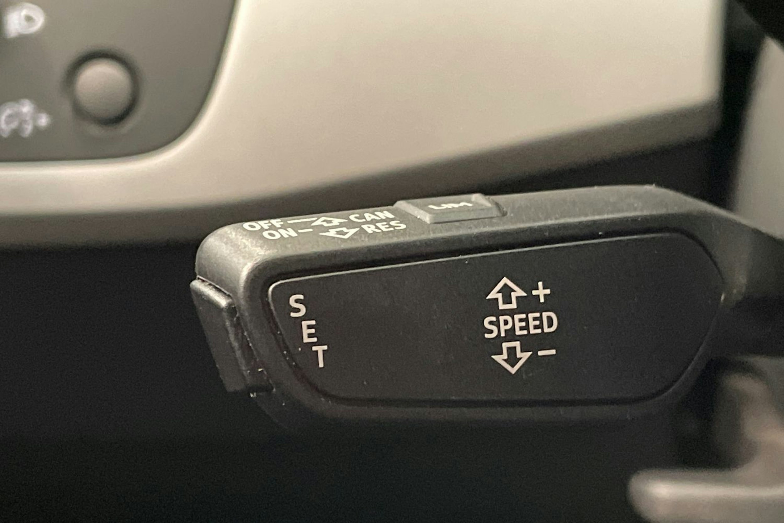harmaa Audi A4 2019 kuva 16.