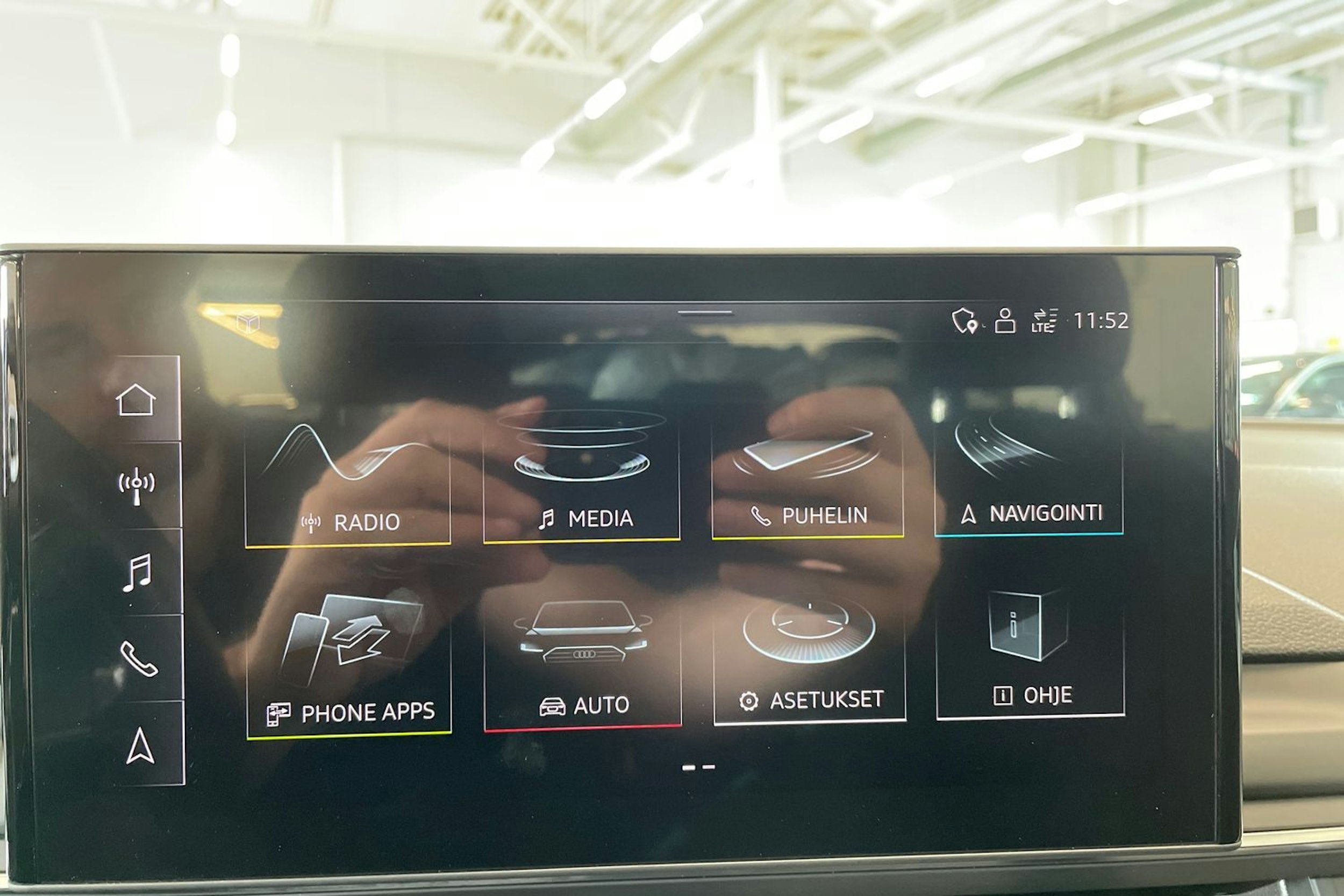 harmaa Audi A4 2019 kuva 19.
