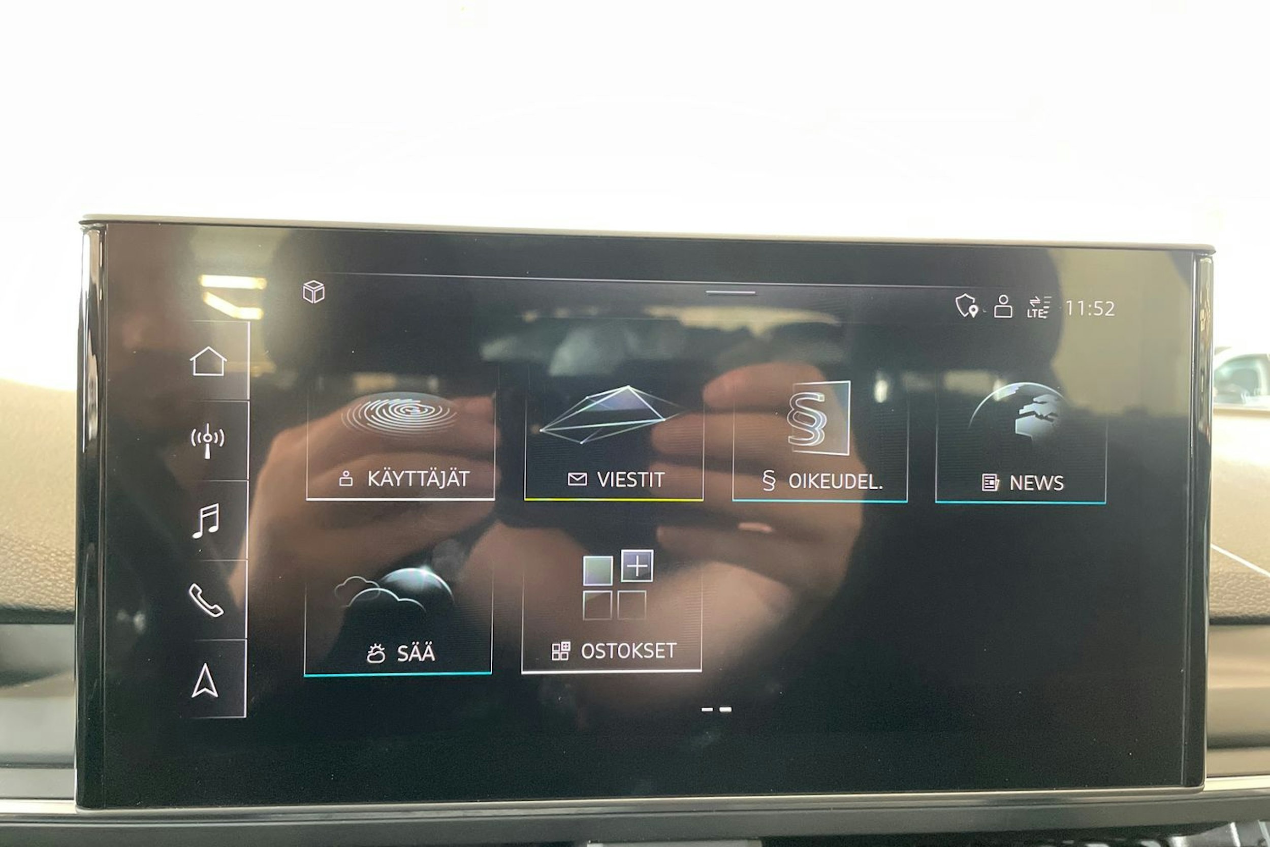 harmaa Audi A4 2019 kuva 20.