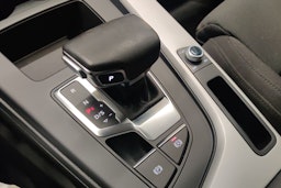 valkoinen Audi A4 2019 kuva 22.