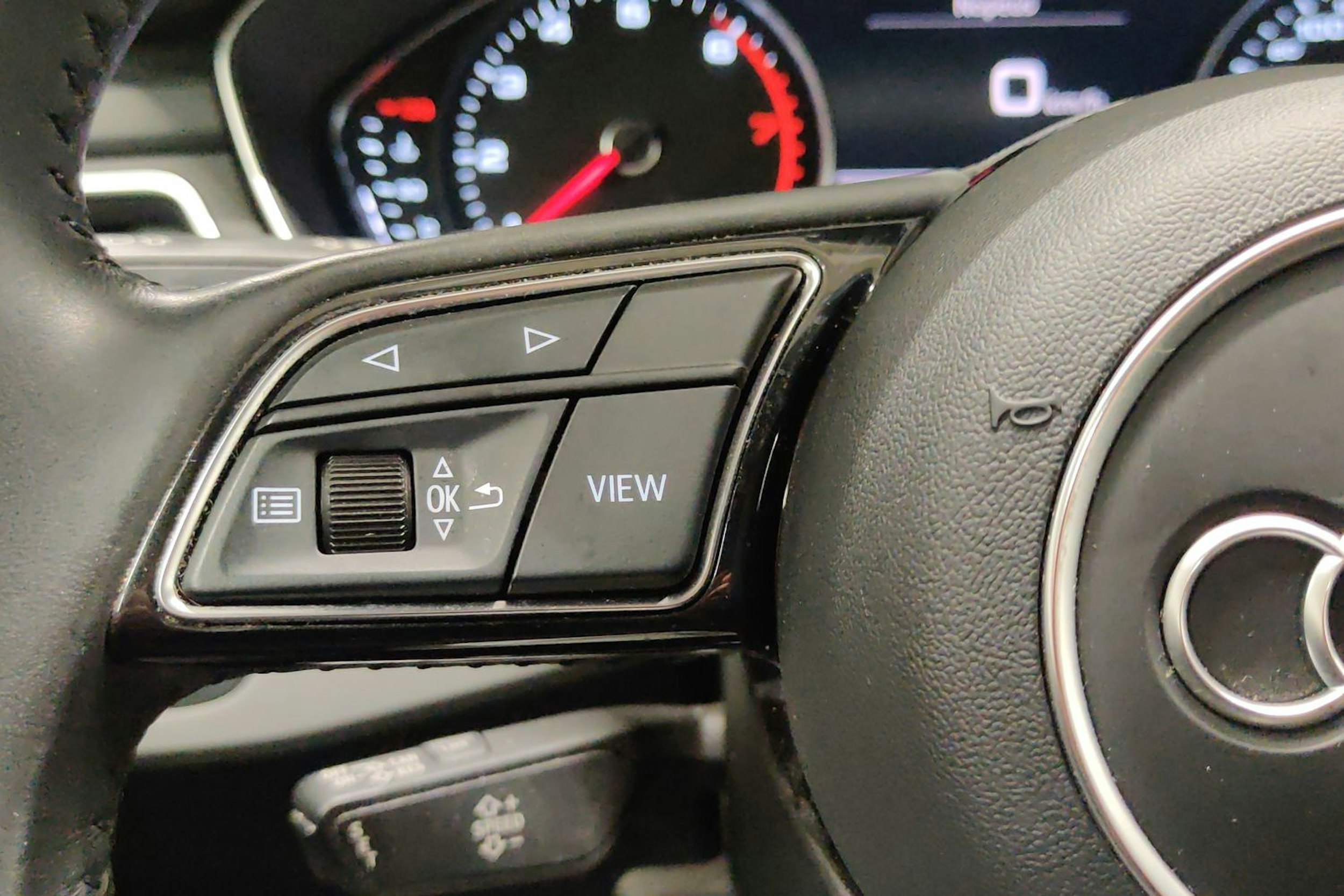 valkoinen Audi A4 2019 kuva 23.