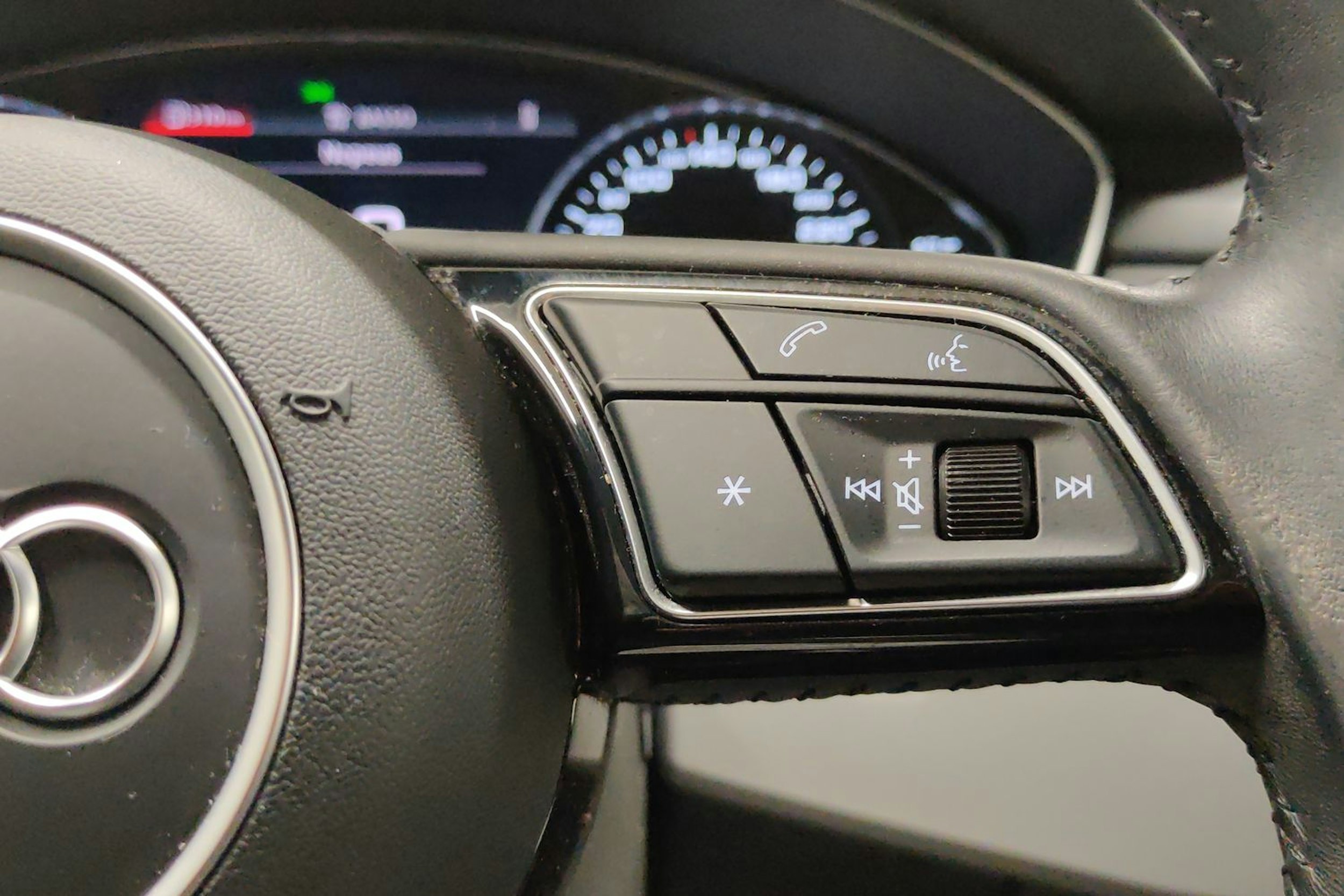valkoinen Audi A4 2019 kuva 24.