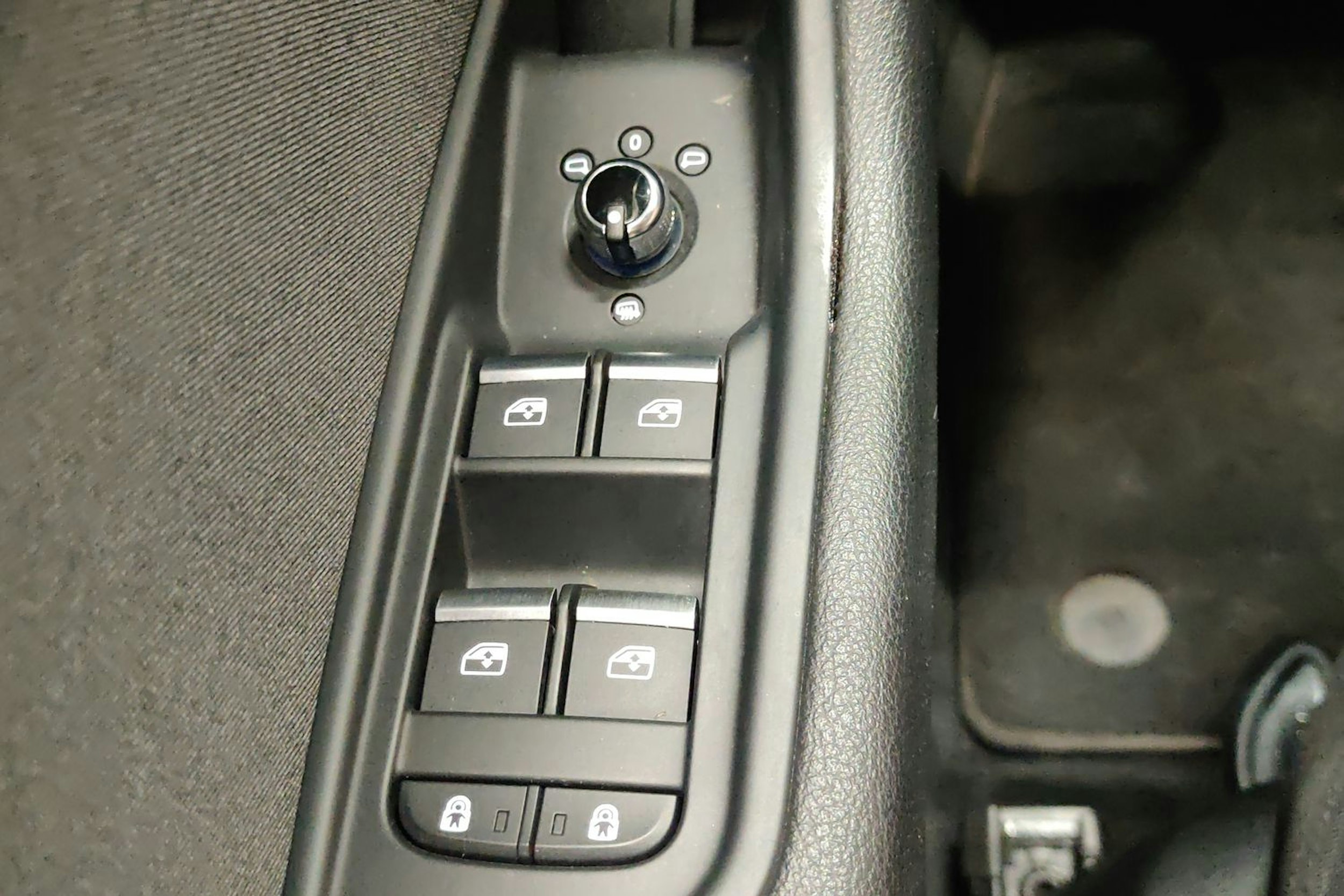 valkoinen Audi A4 2019 kuva 26.