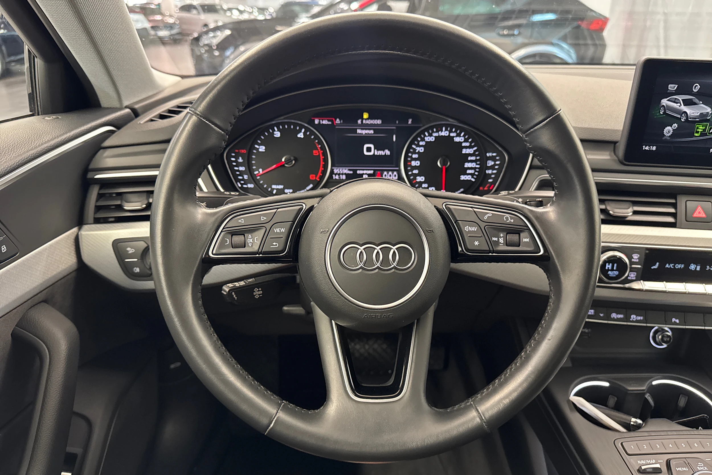 valkoinen Audi A4 2019 kuva 15.