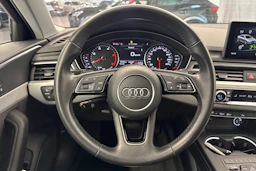 valkoinen Audi A4 2019 kuva 15.