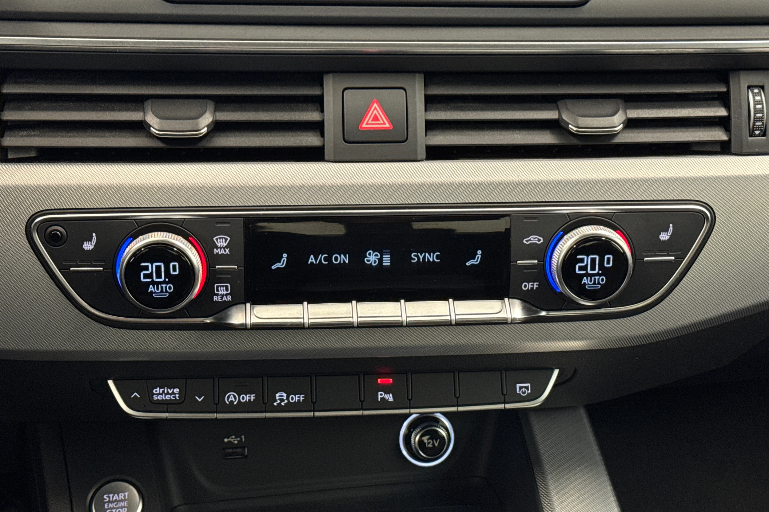 valkoinen Audi A4 2019 kuva 19.