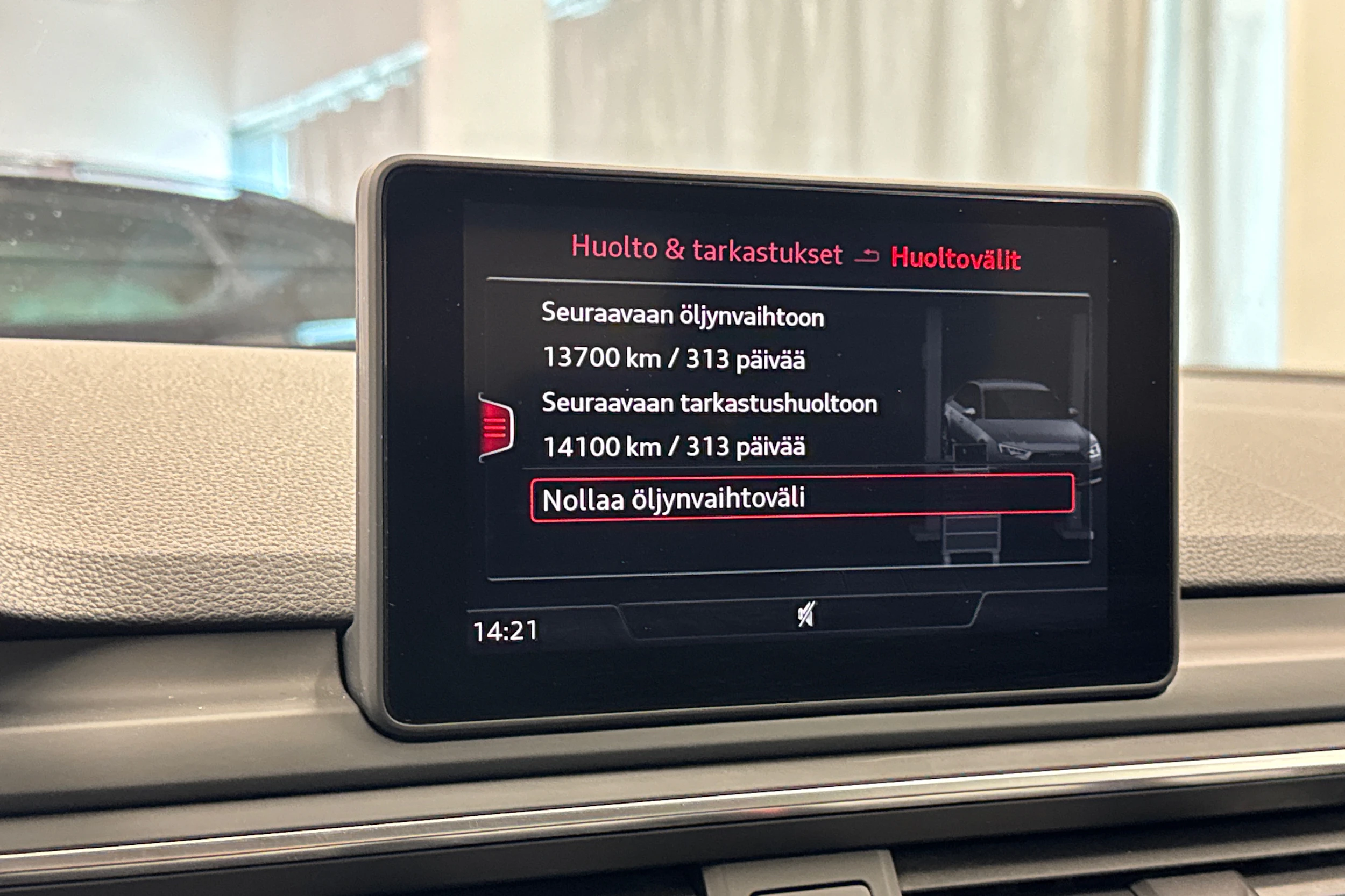 valkoinen Audi A4 2019 kuva 23.