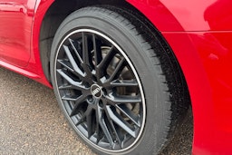 punainen Audi A4 2019 kuva 10.