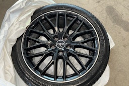 punainen Audi A4 2019 kuva 22.