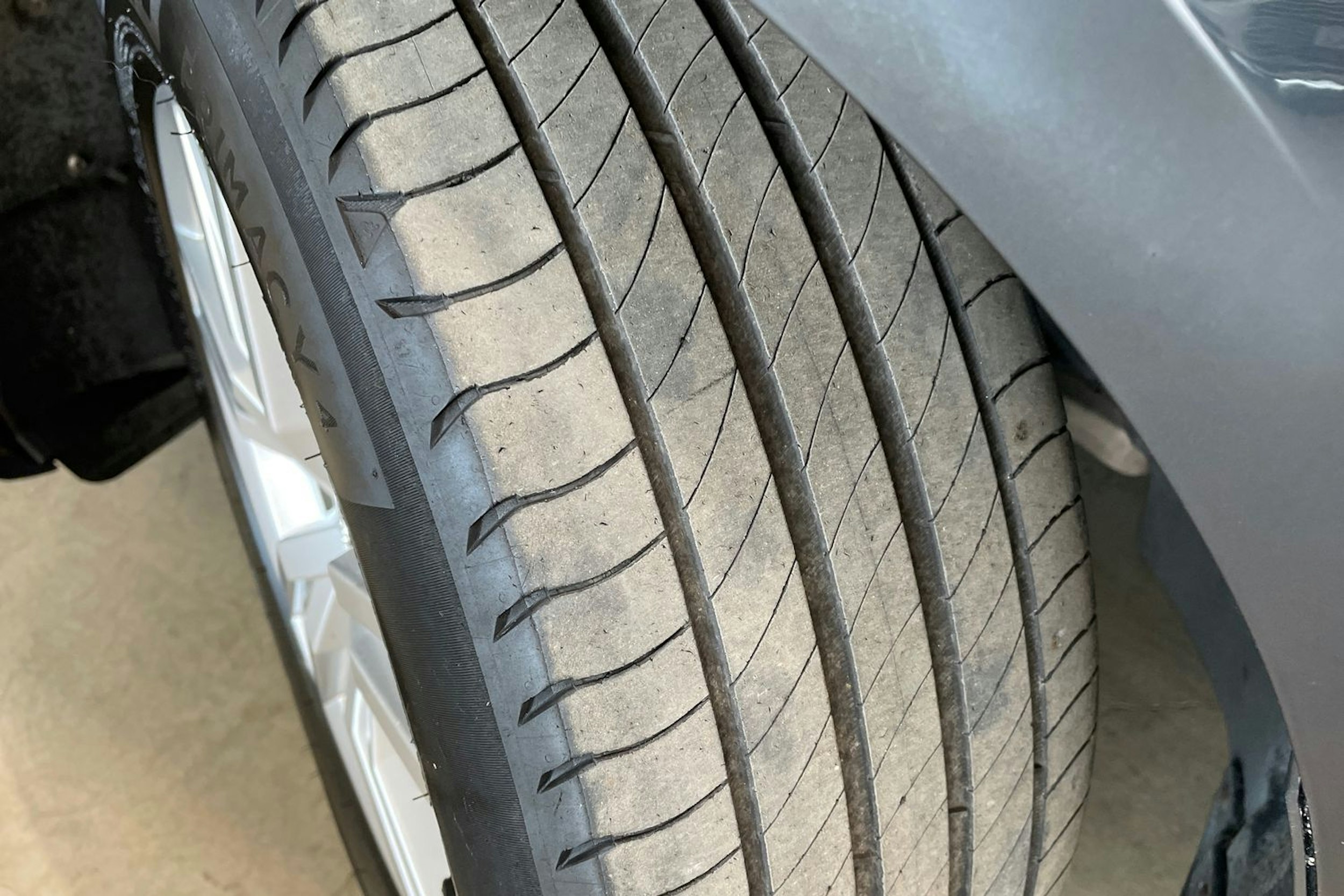 harmaa Audi A4 2019 kuva 13.