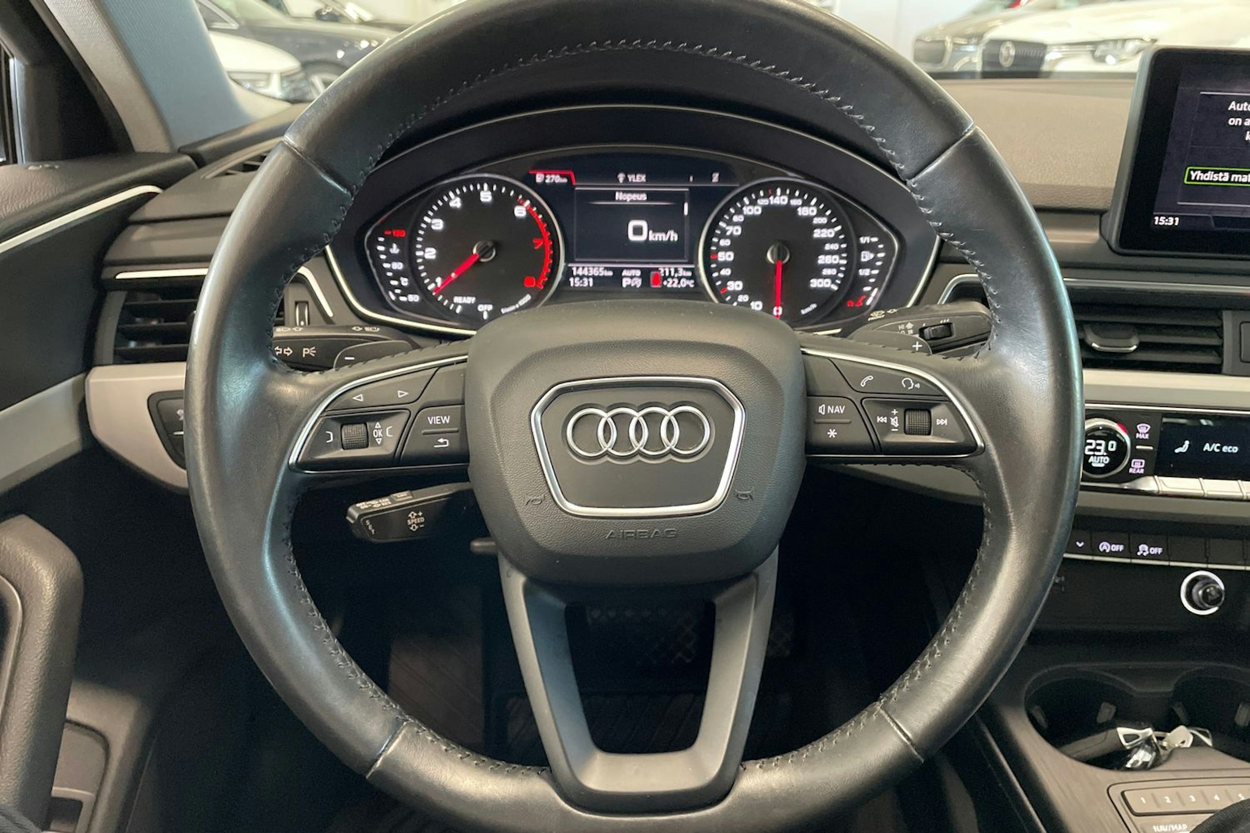 harmaa Audi A4 2019 kuva 15.