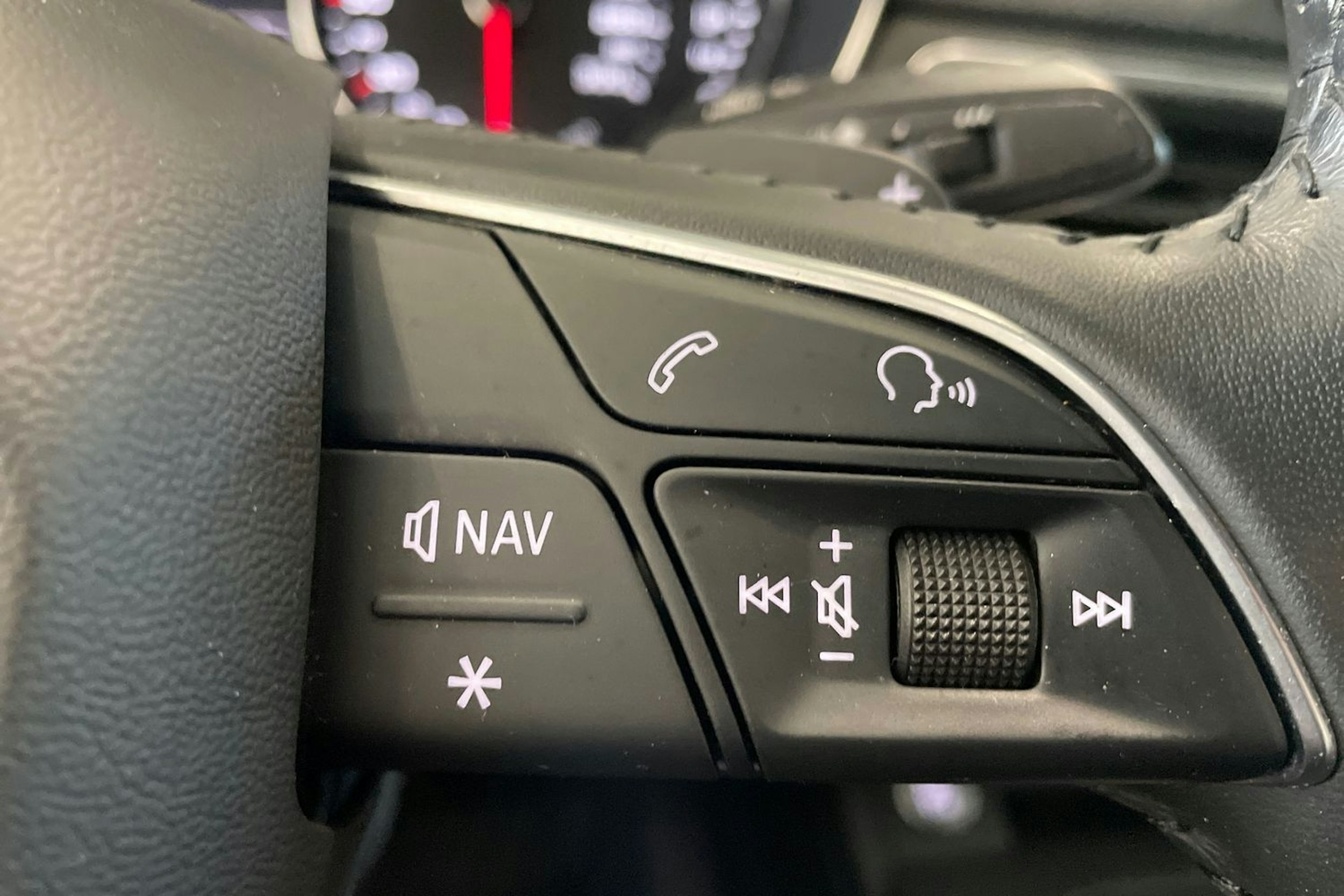 harmaa Audi A4 2019 kuva 16.
