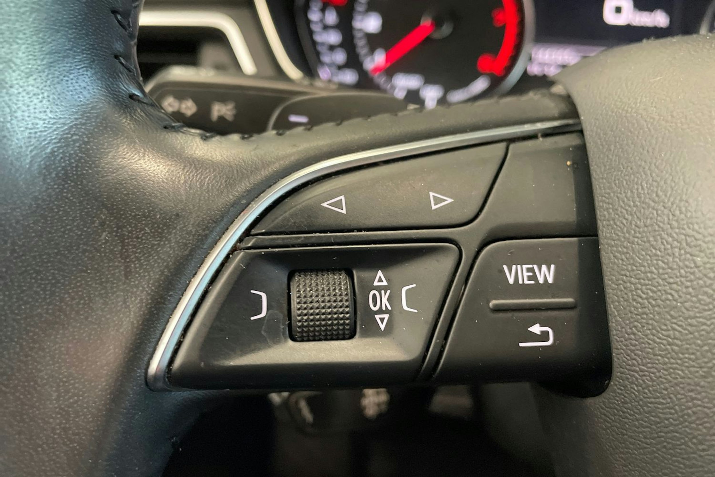 harmaa Audi A4 2019 kuva 17.