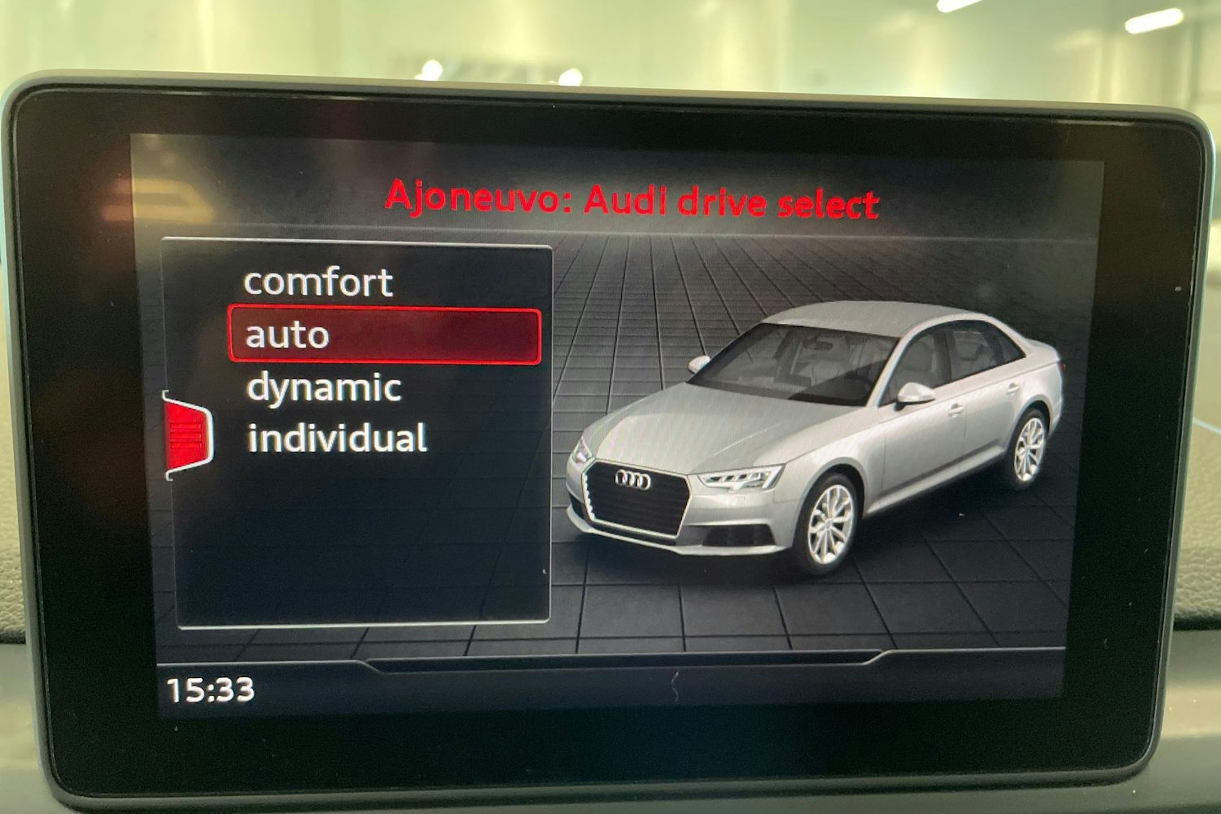 harmaa Audi A4 2019 kuva 25.