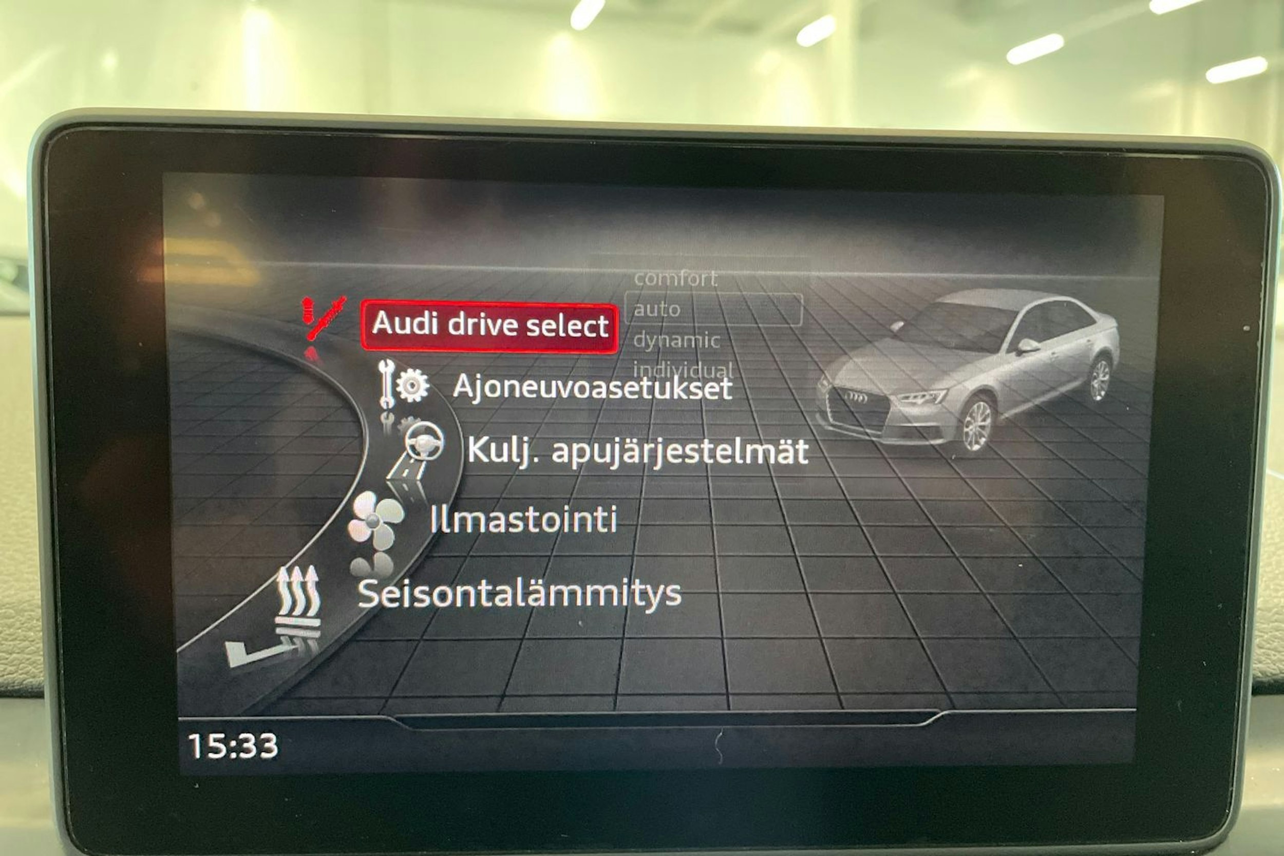 harmaa Audi A4 2019 kuva 26.