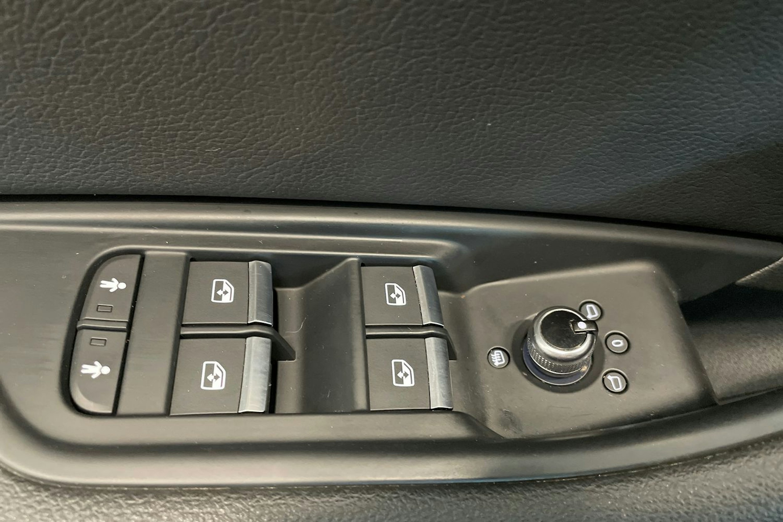 harmaa Audi A4 2019 kuva 32.