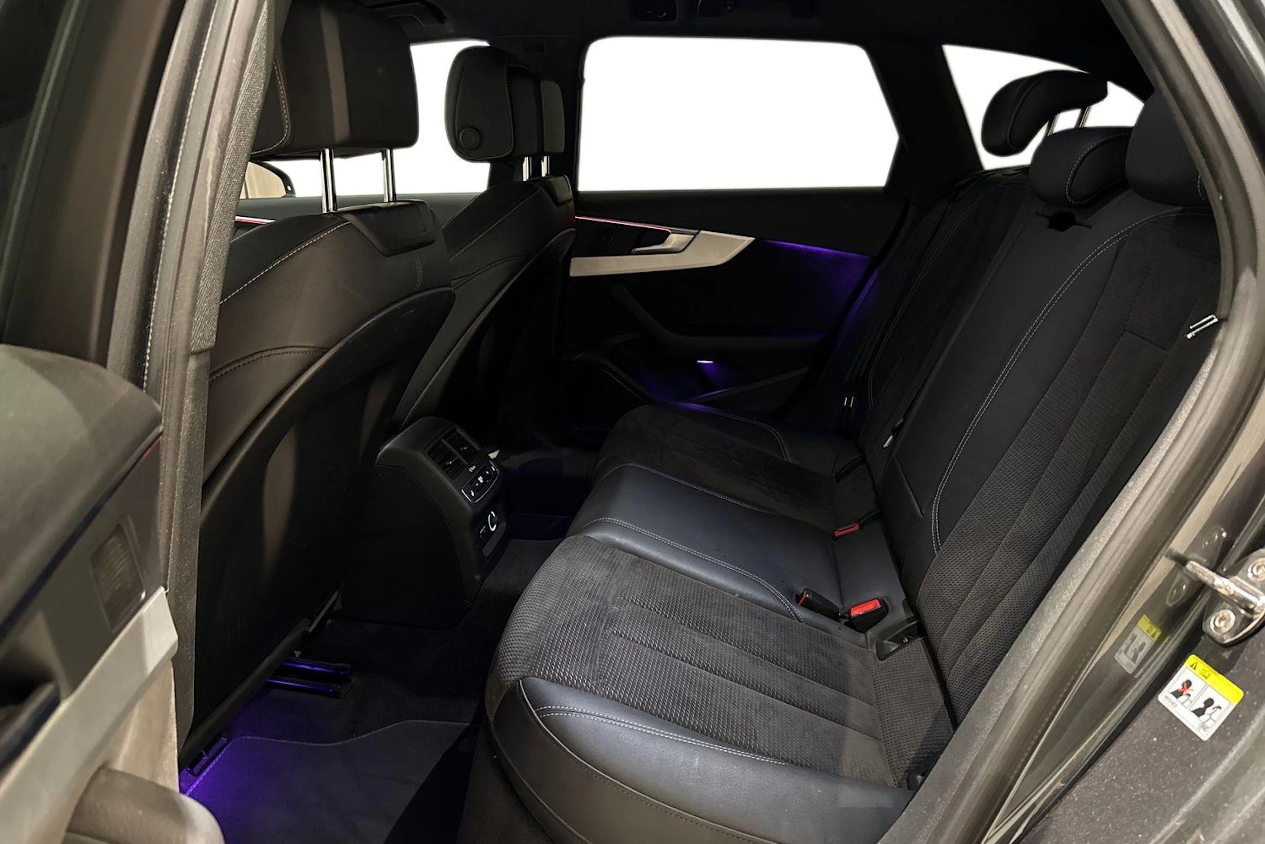 met. harmaa Audi A4 2019 kuva 11.